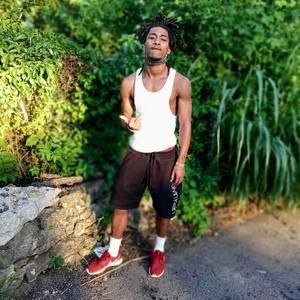 Meet your Posher, Munie